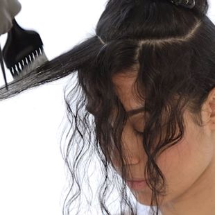 Cours de coiffure studio, modèle femme